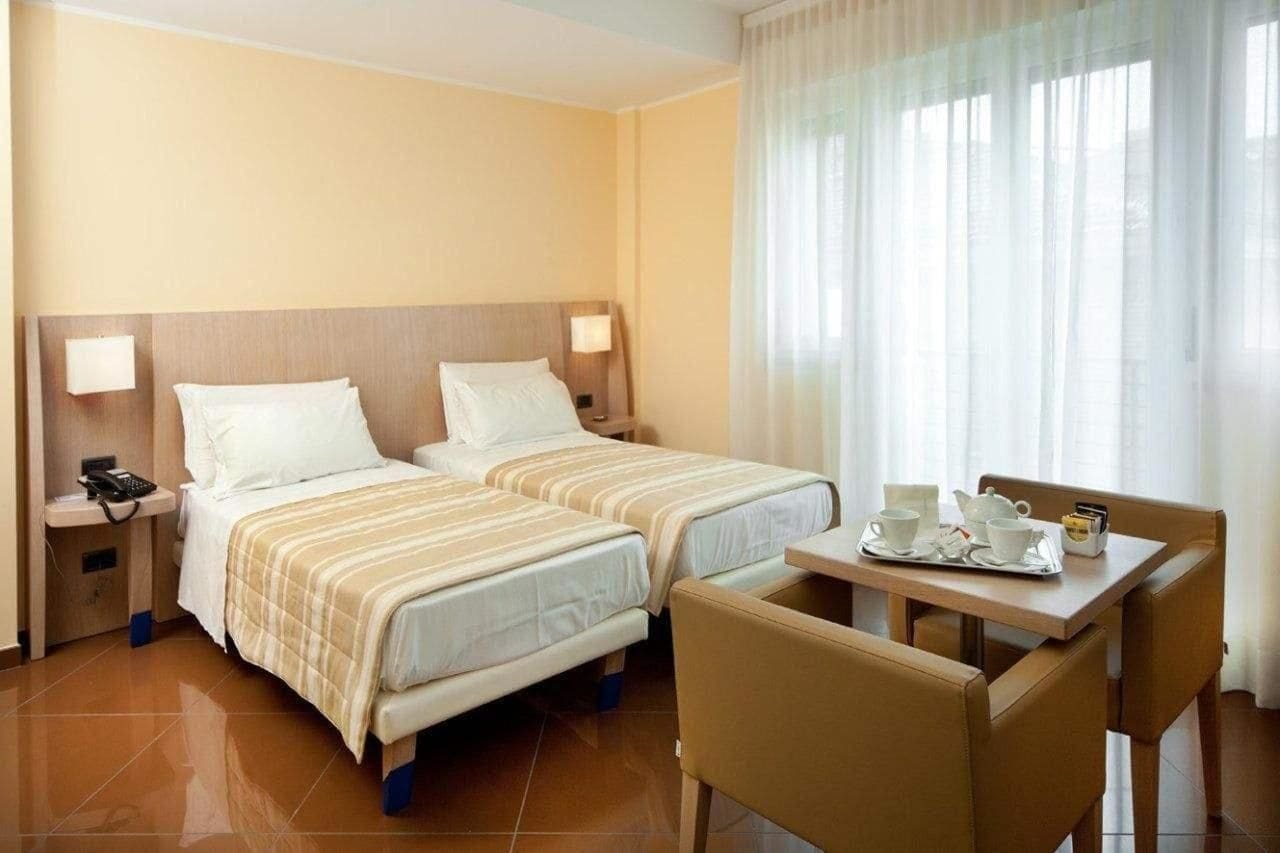 Hotel Chiaraluna Чивитанова-Марке Экстерьер фото